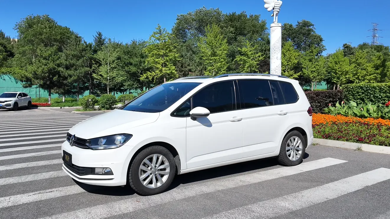 Volkswagen Touran L  из Китая