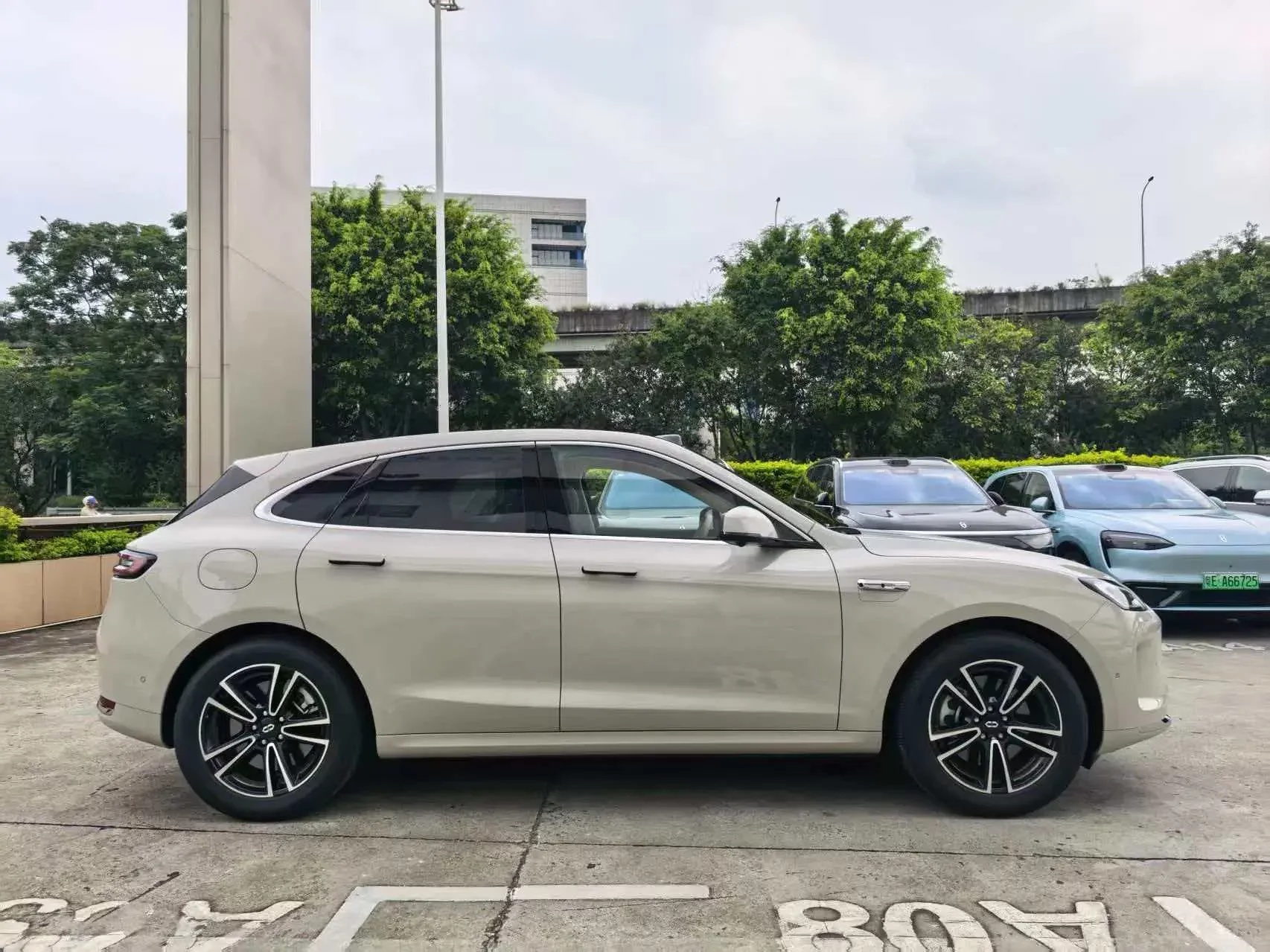 AITO M5