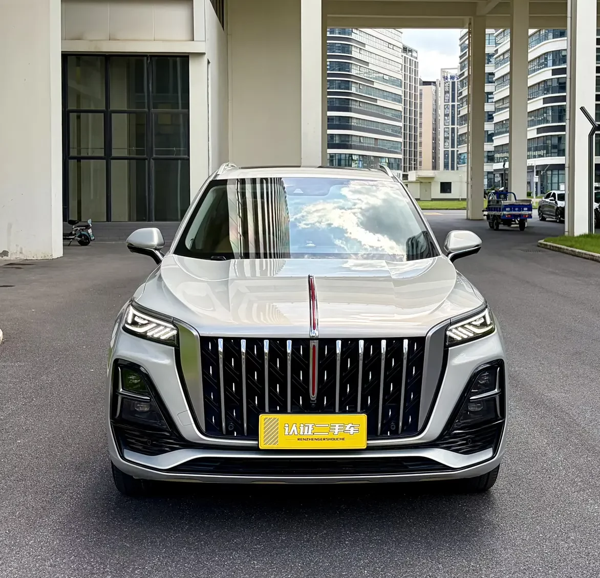 Hongqi HS5