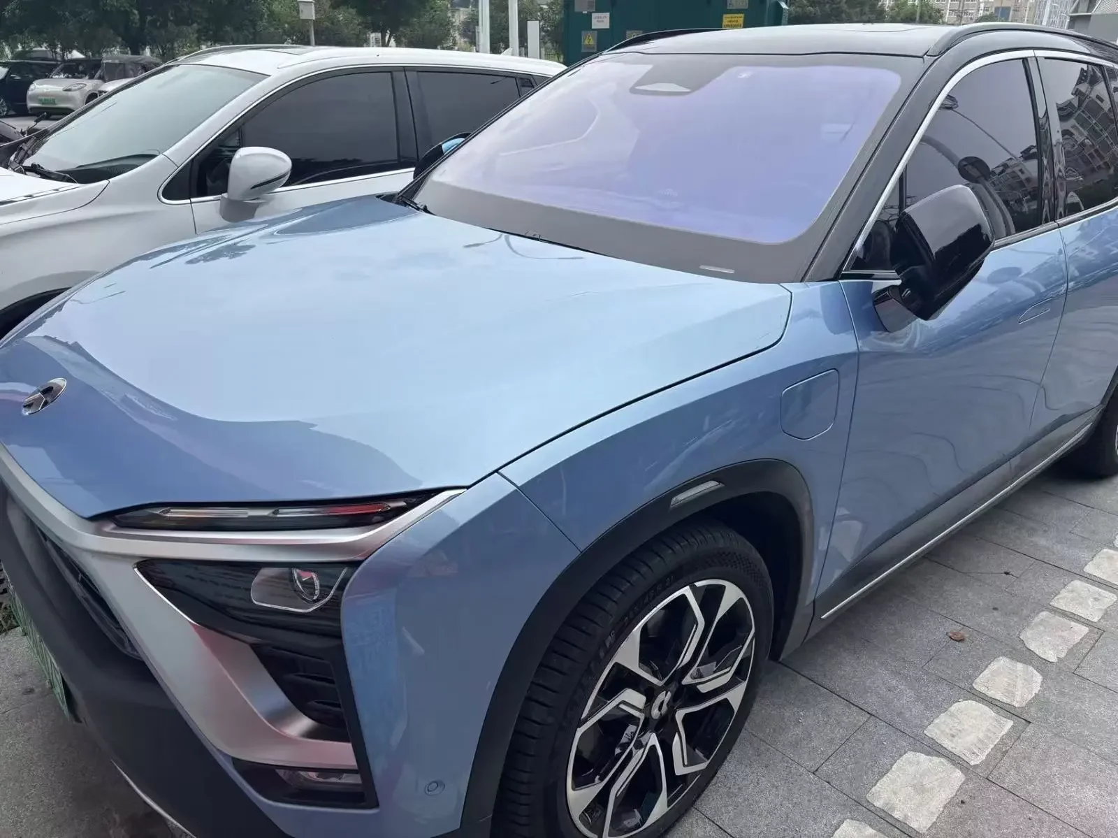 NIO ES8