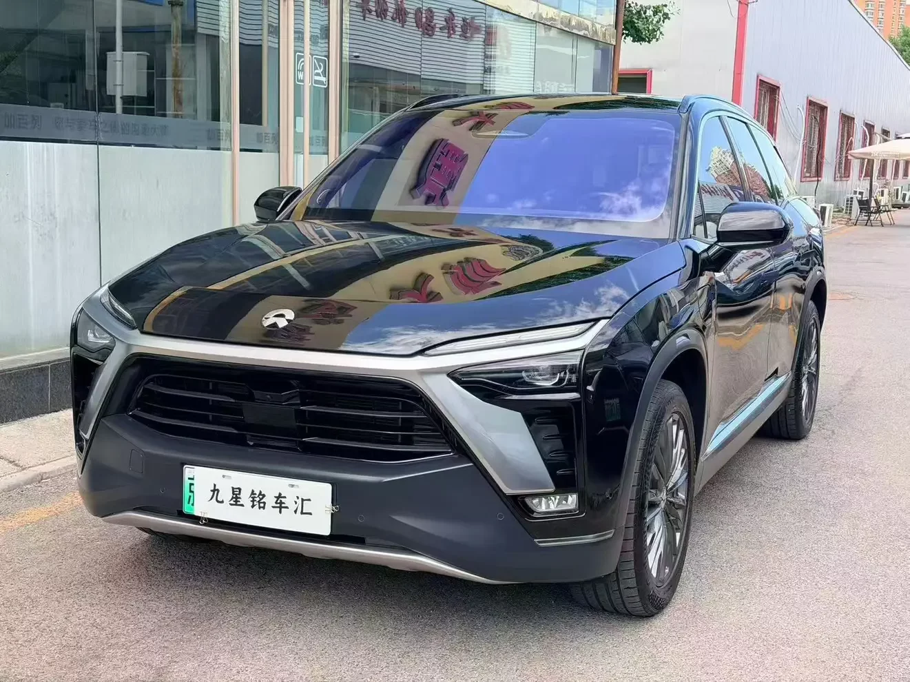 NIO ES8