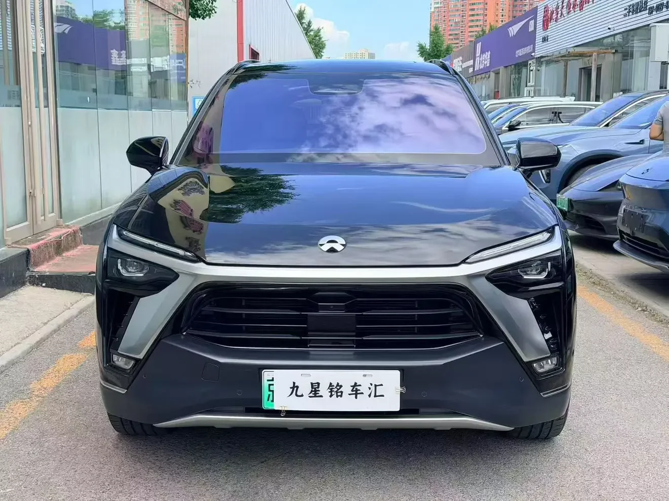 NIO ES8