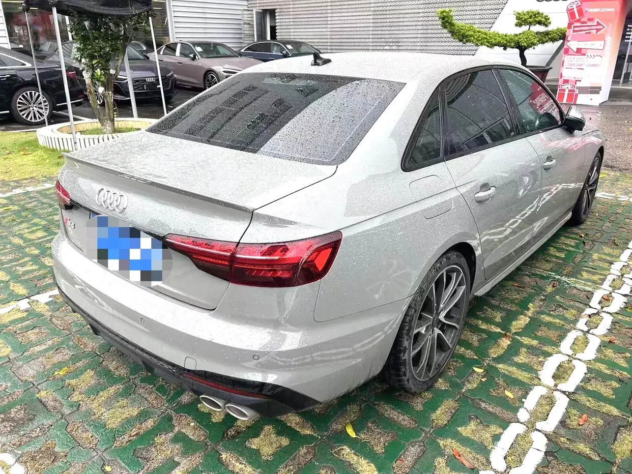 Audi S4