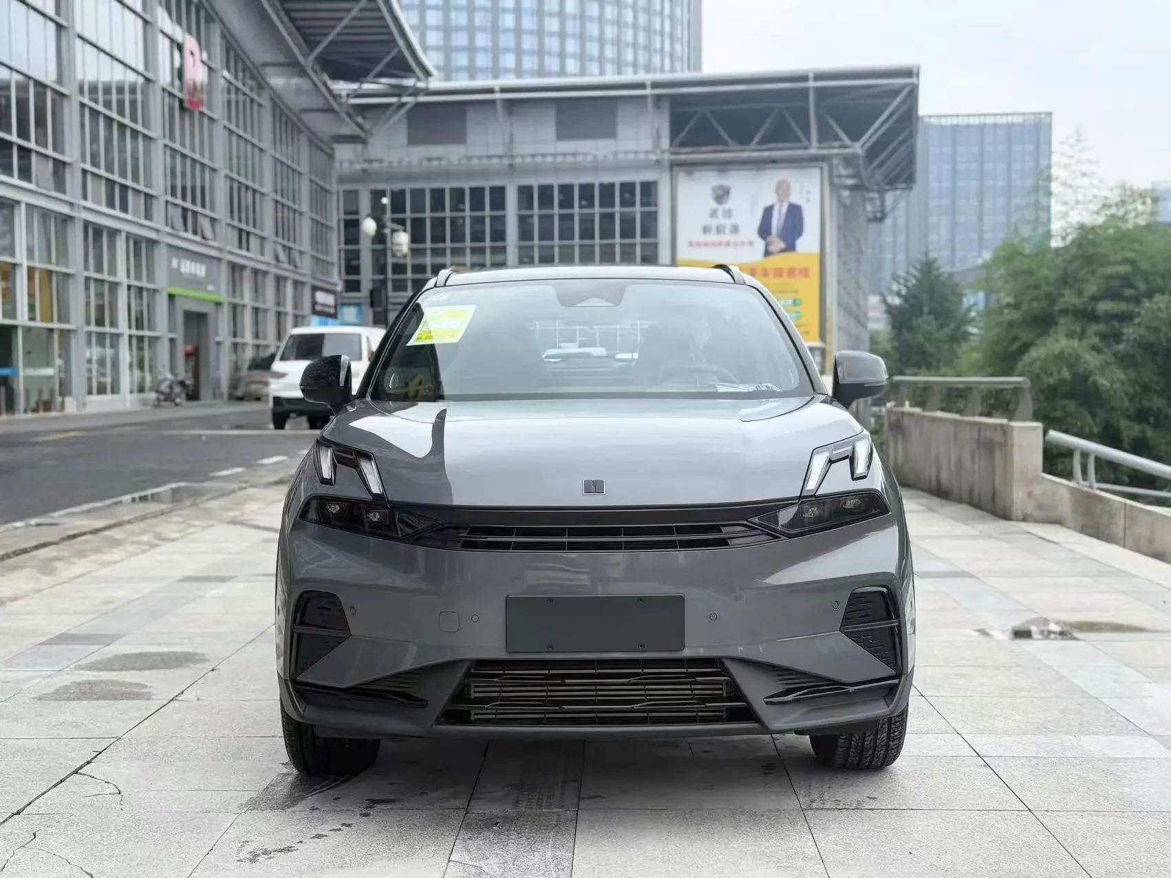 Lynk & Co 06