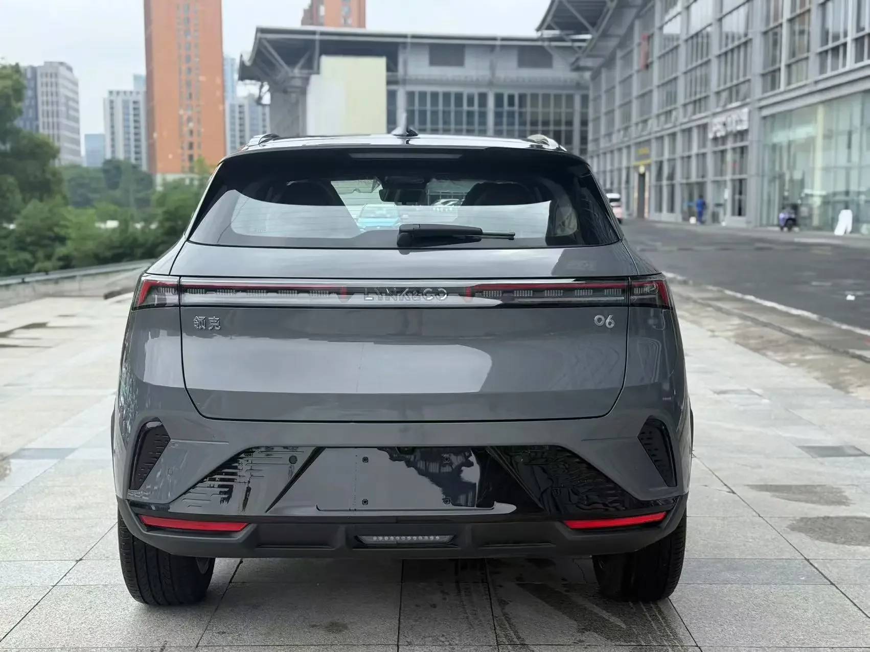 Lynk & Co 06