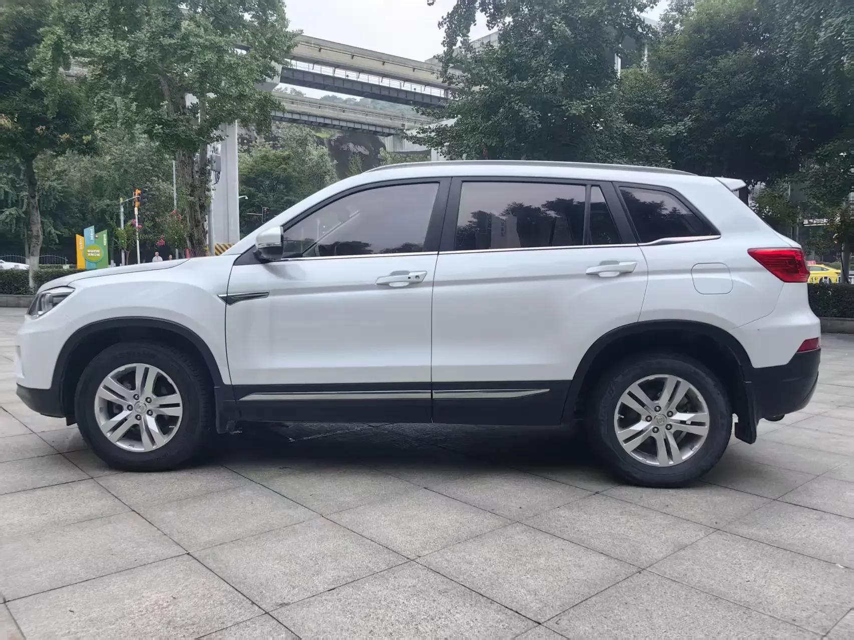 Changan CS75