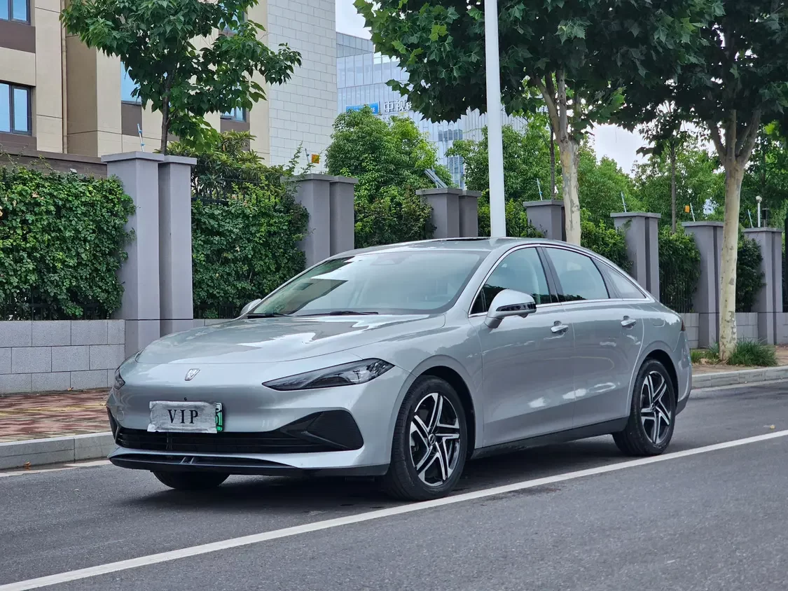 Roewe D7 DMH