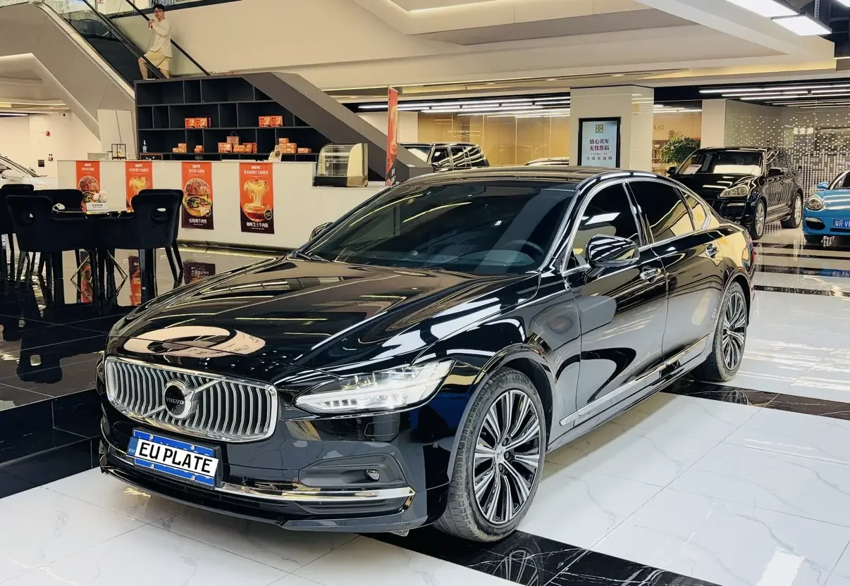Volvo S90
