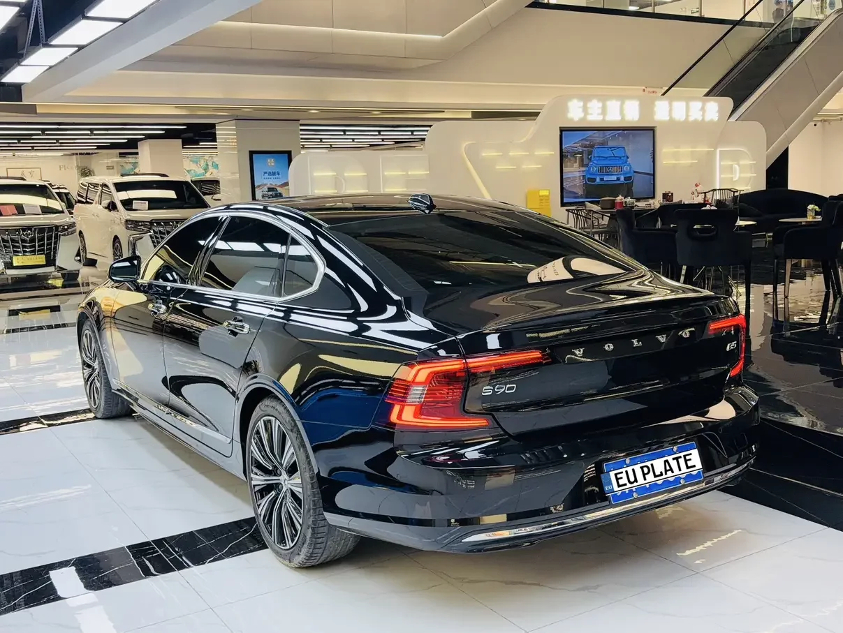 Volvo S90