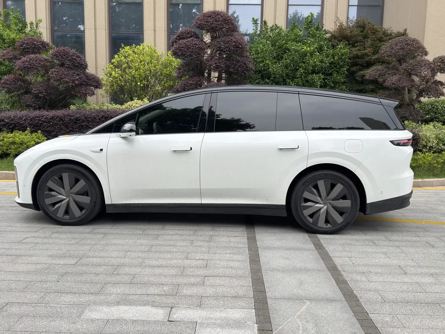 Li Ideal i8