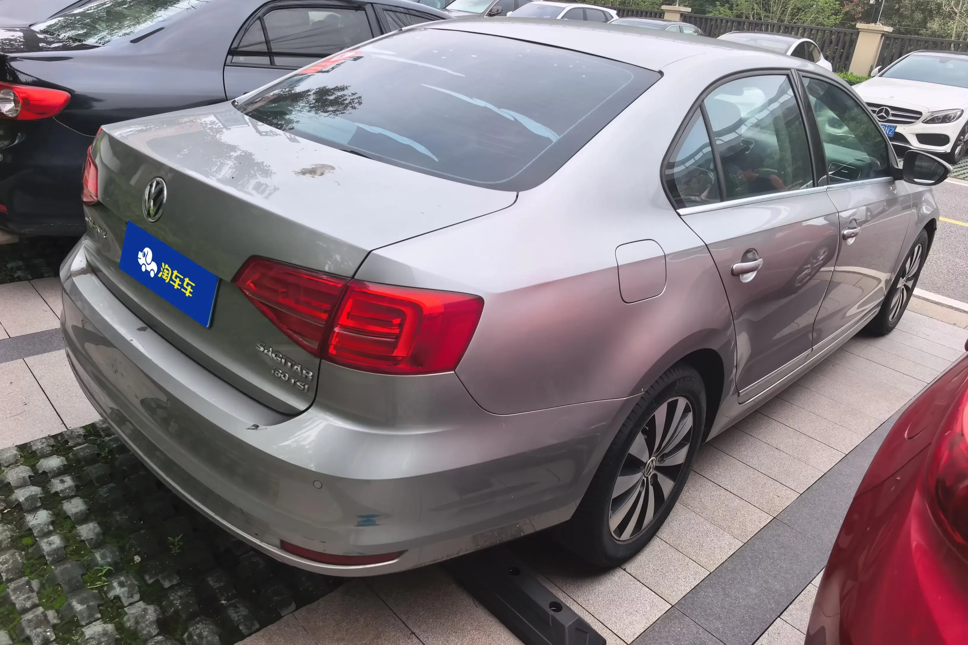 Volkswagen Sagitar