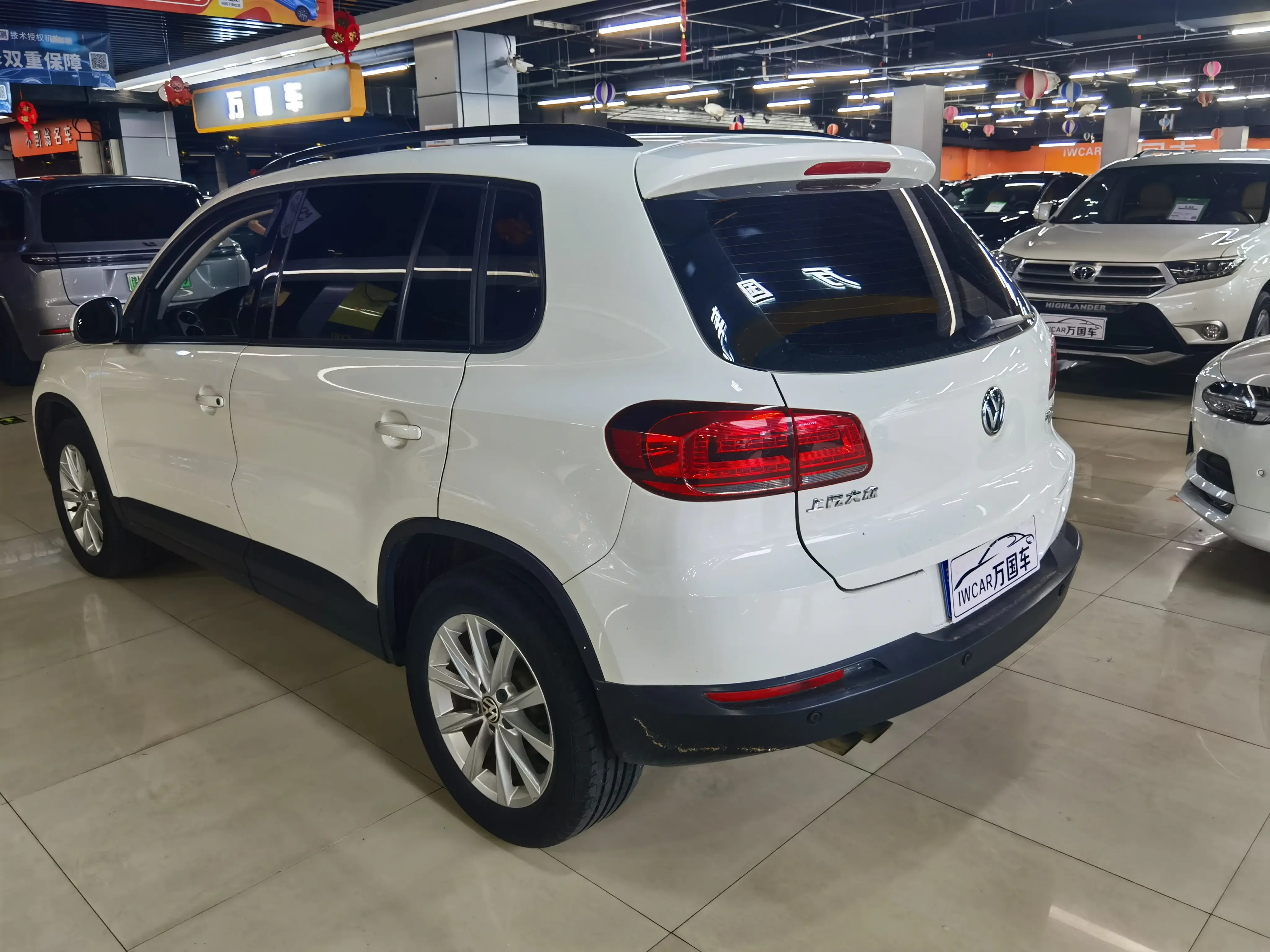 Volkswagen Tiguan (Tharu)