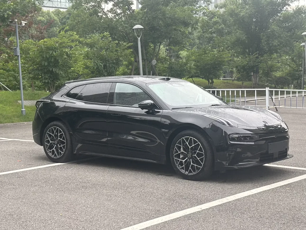 ZEEKR 001