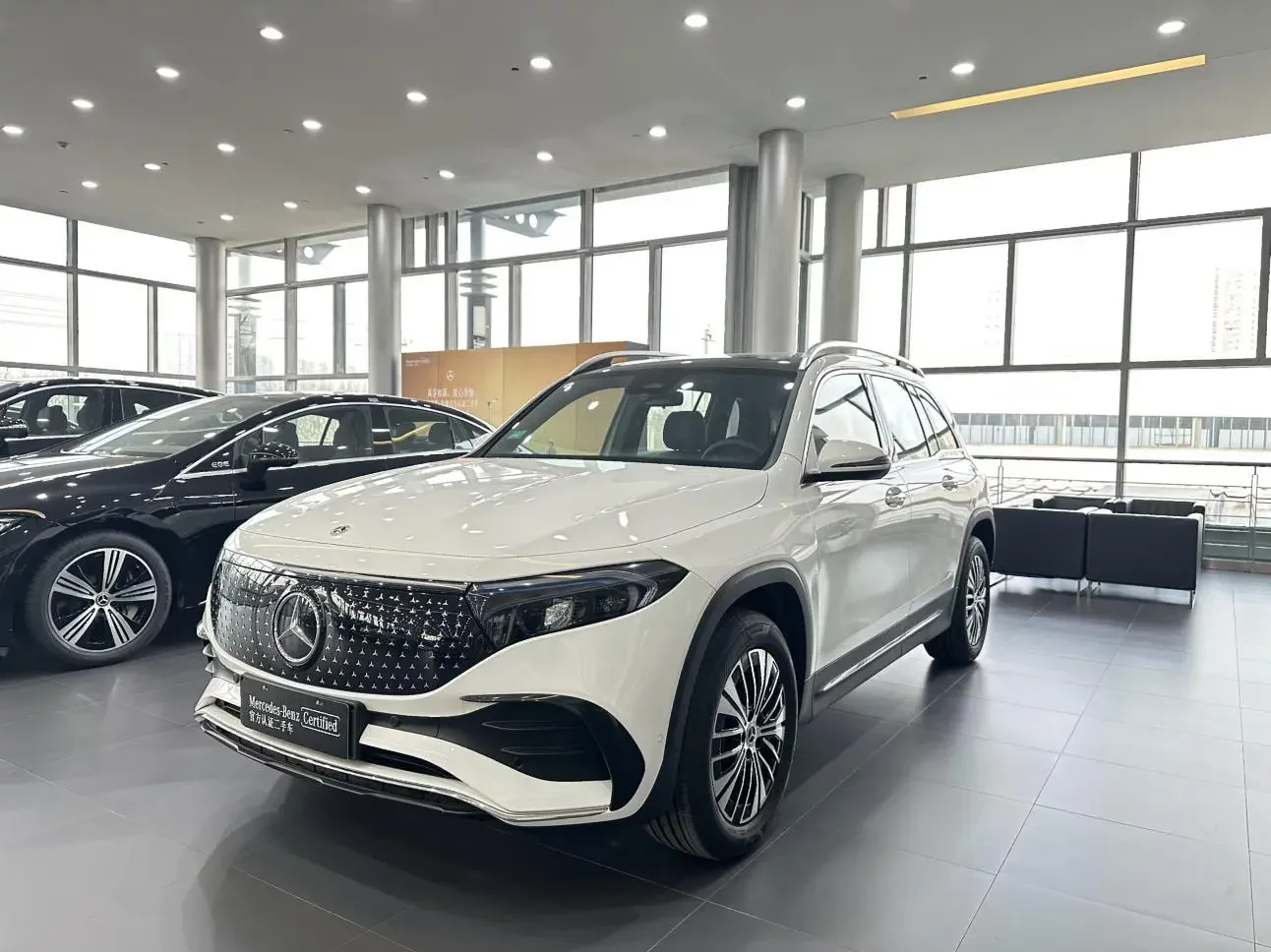 Mercedes-Benz EQB