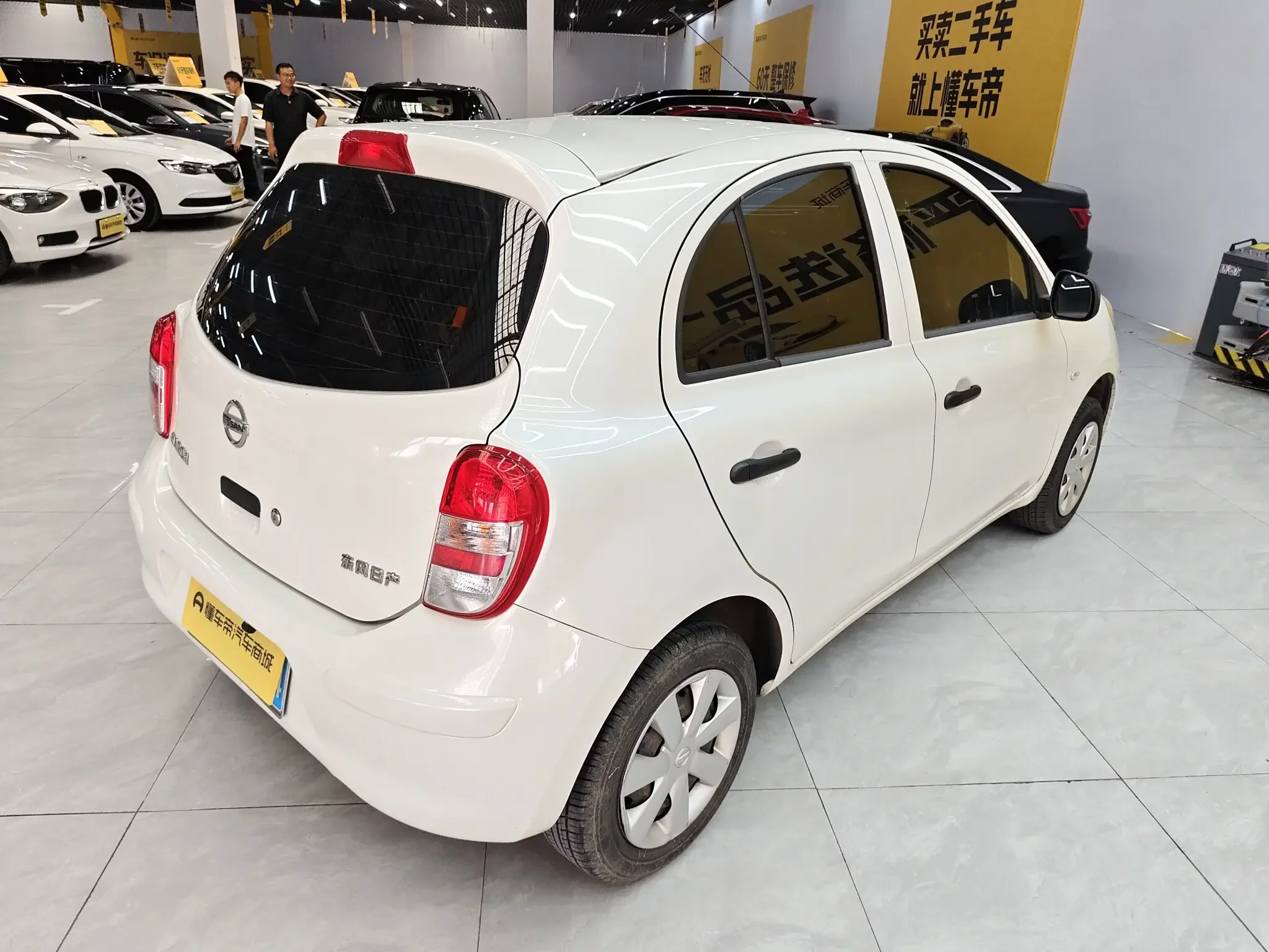 Nissan March