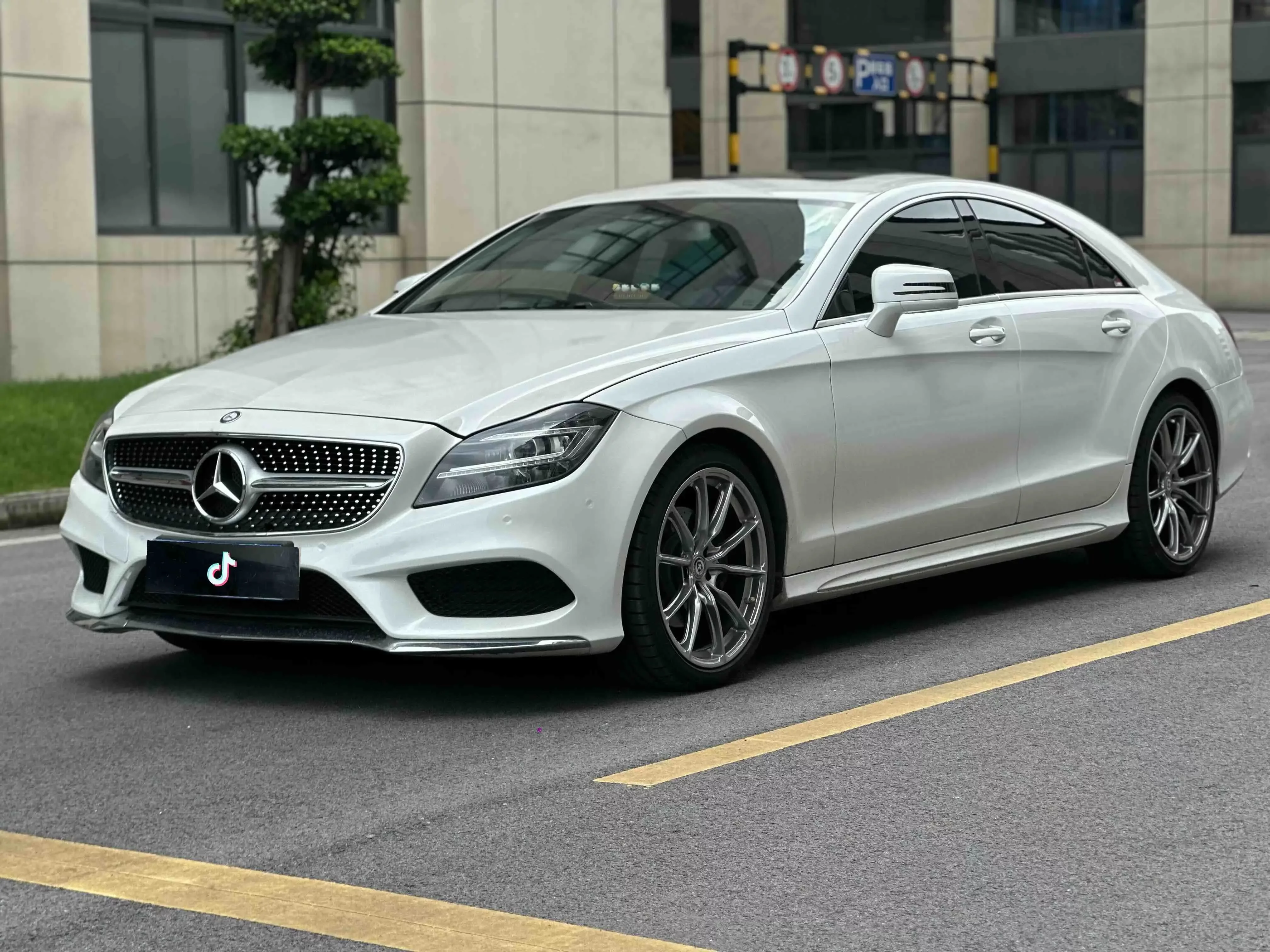 Mercedes-Benz CLS