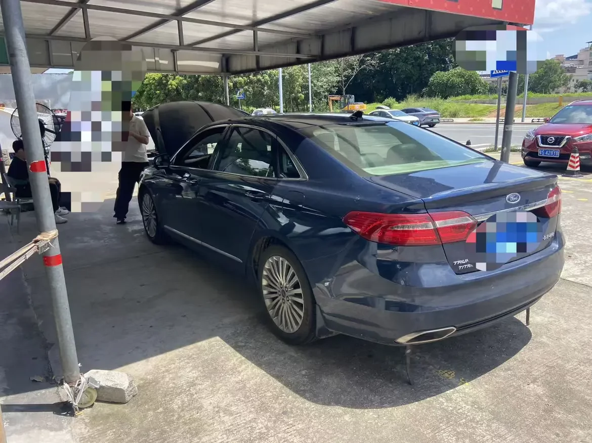Ford Taurus