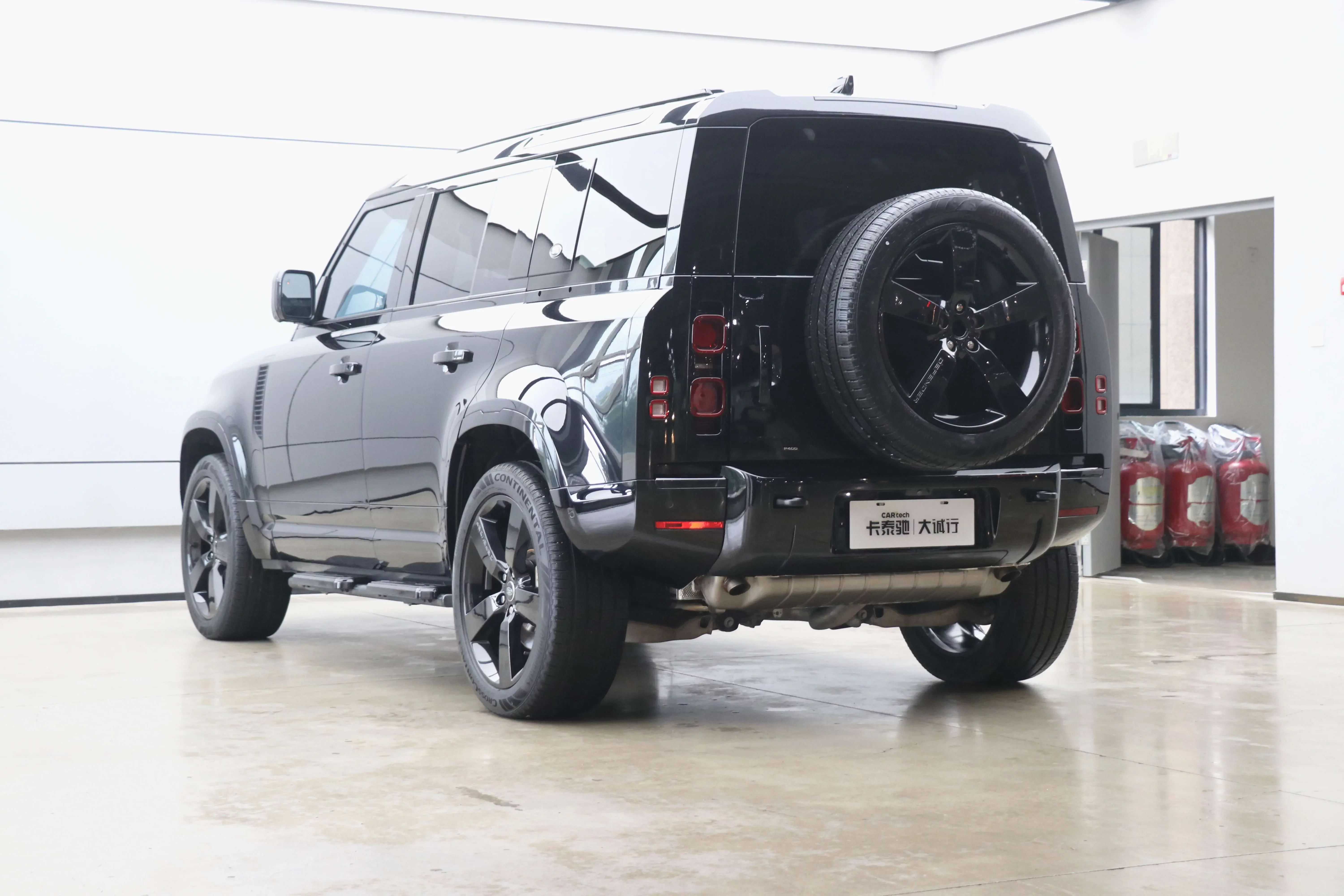Land Rover guard