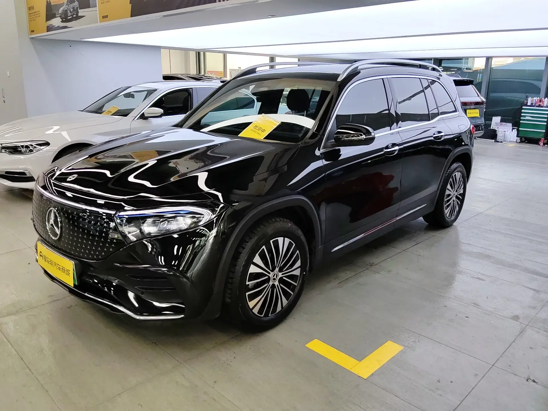 Mercedes-Benz EQB