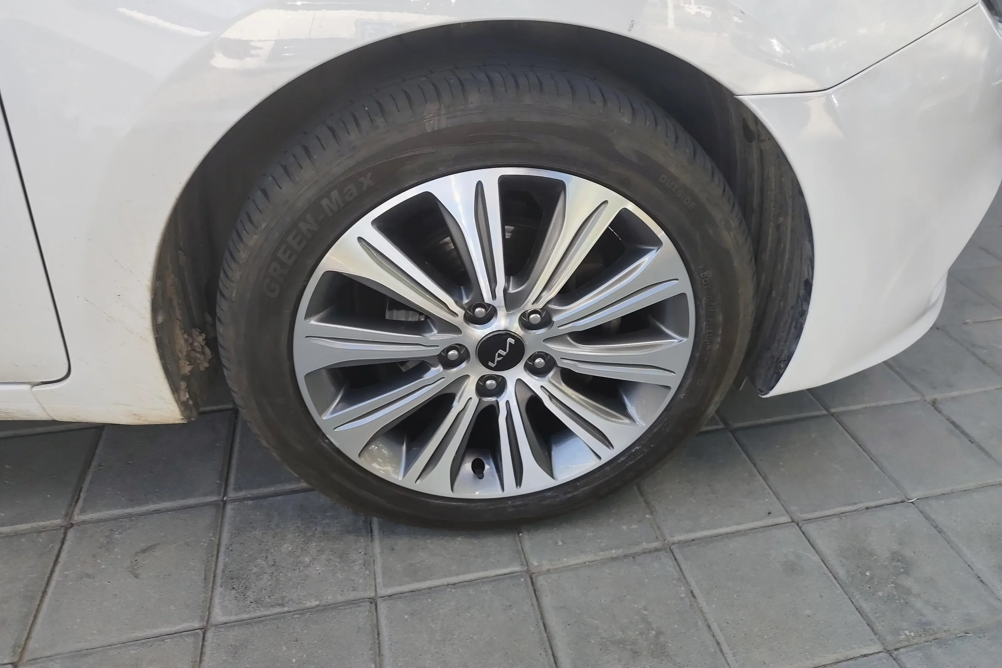 Kia K4