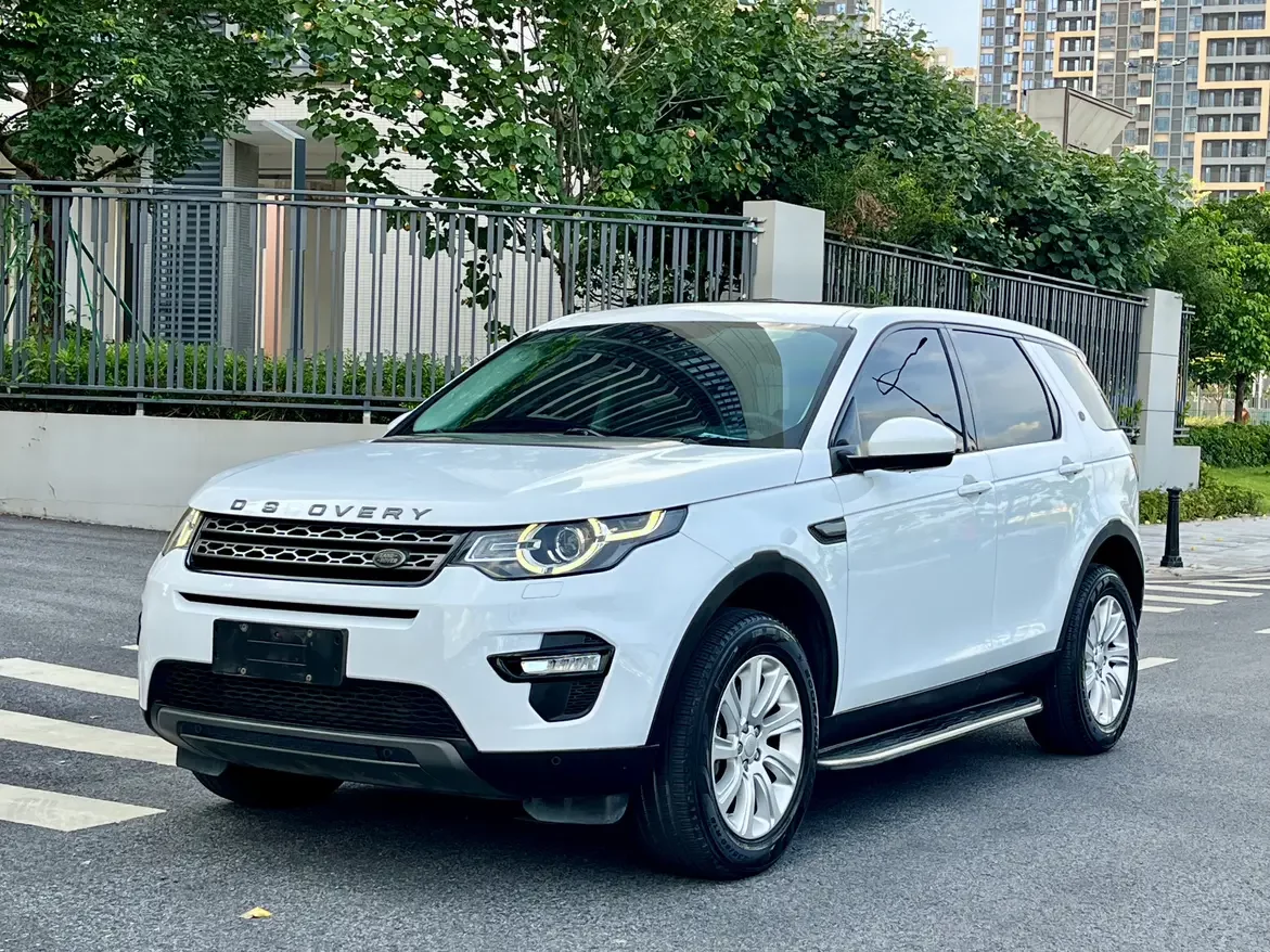 Land Rover Discover the magic