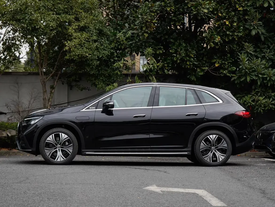 Mercedes-Benz EQE SUV