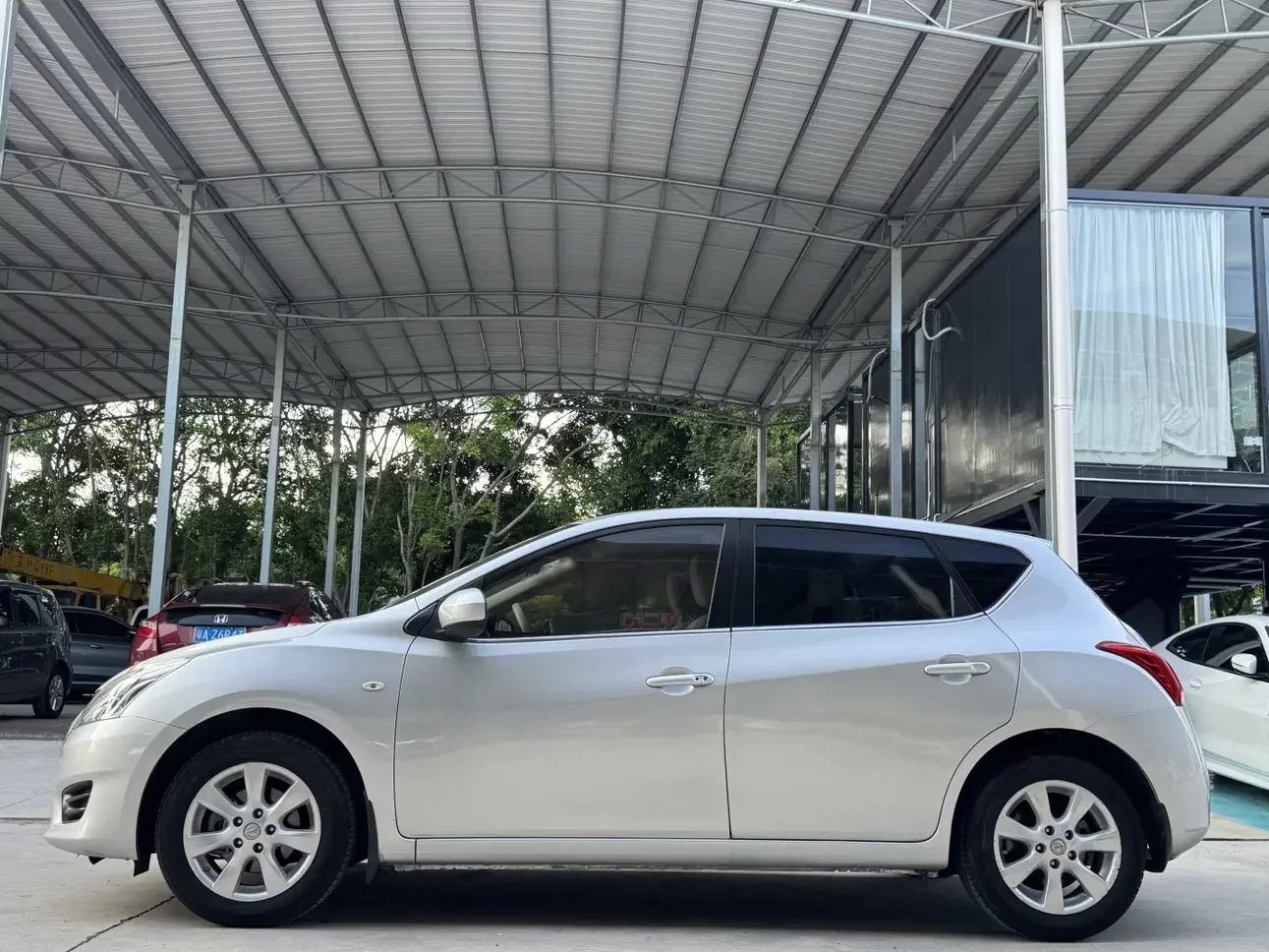 Nissan Tiida
