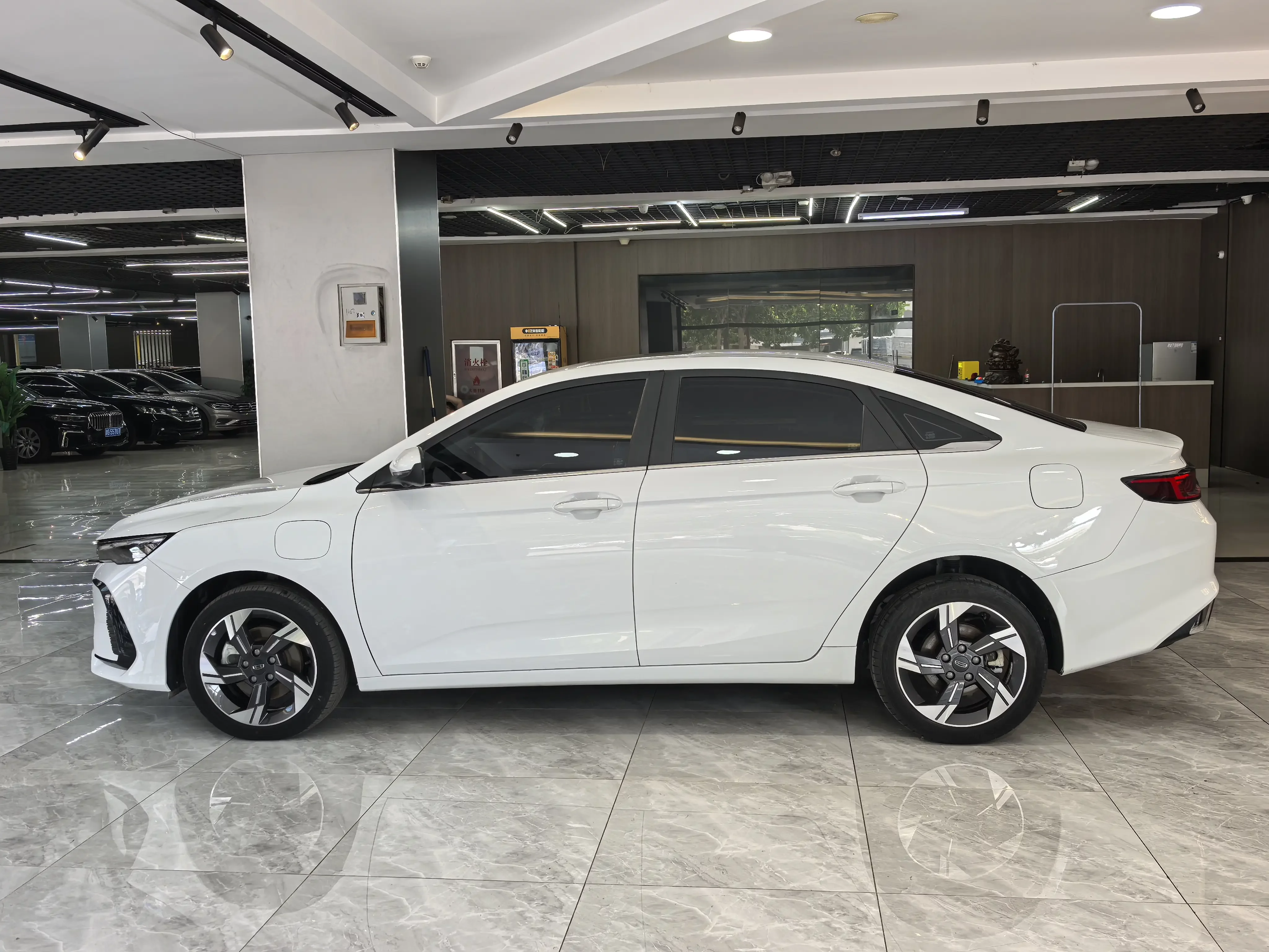 Geely Emgrand L HiP