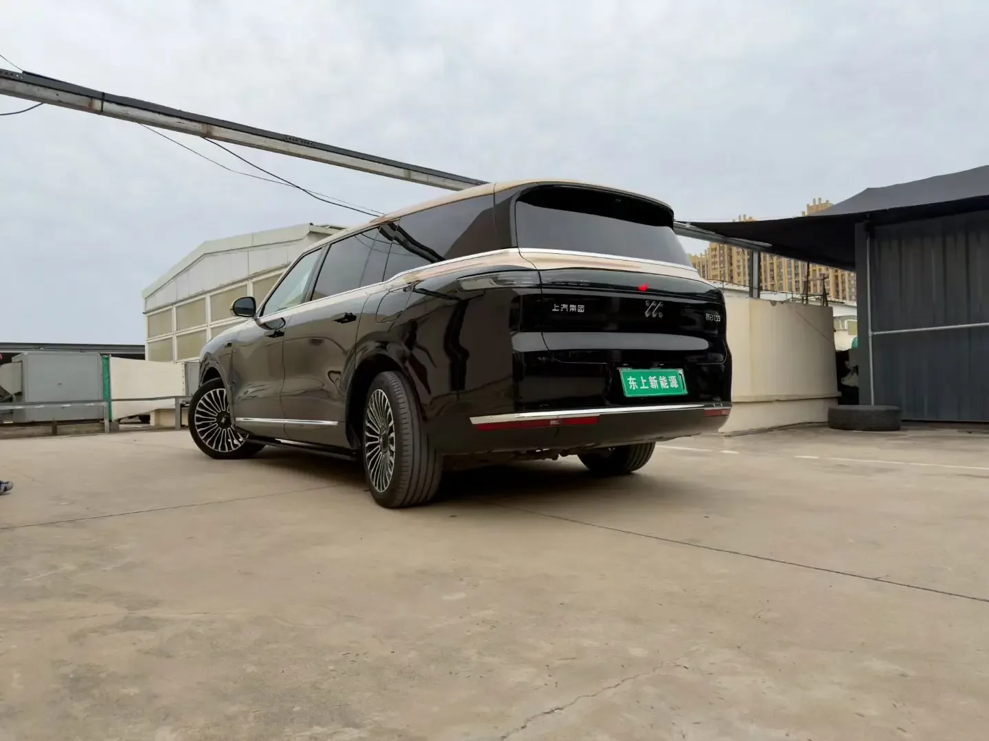 Zhiji LS9  из Китая