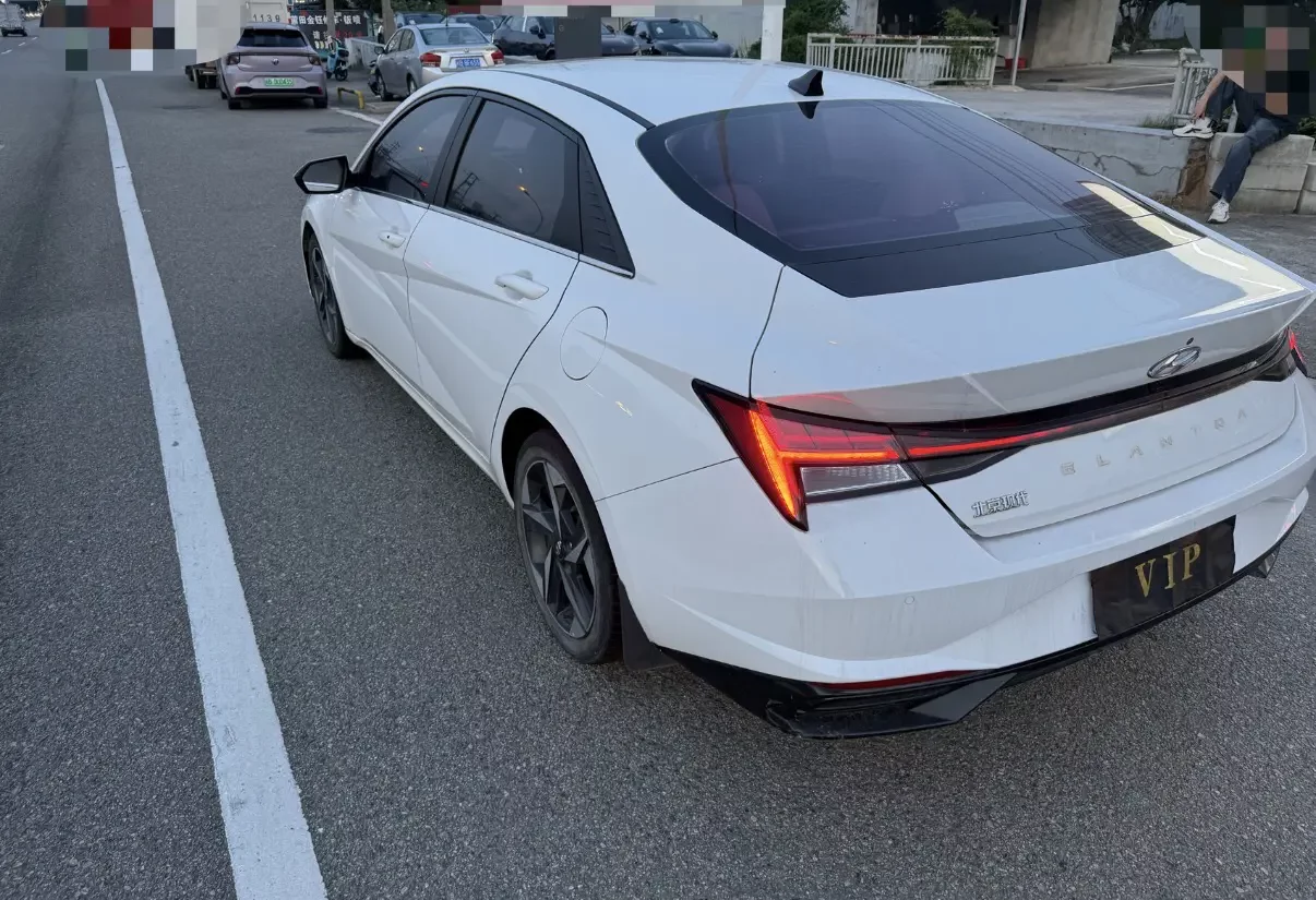 Hyundai Elantra
