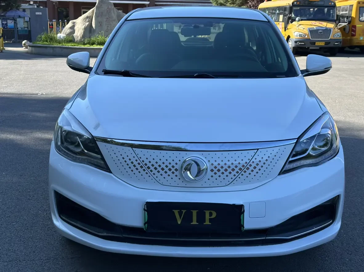 Dongfeng Fengshen E70