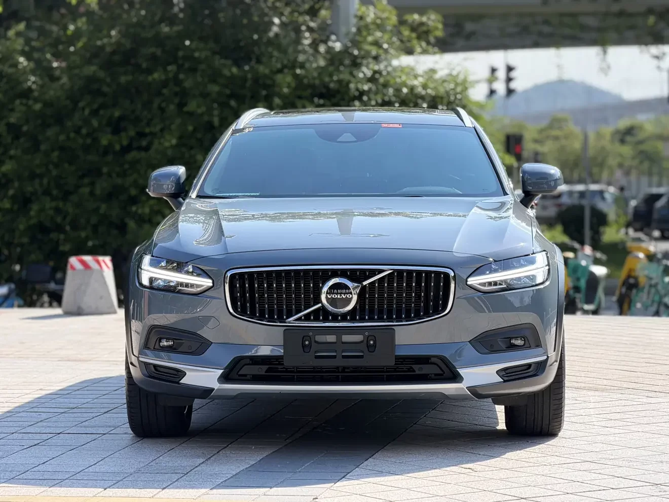 Volvo V90