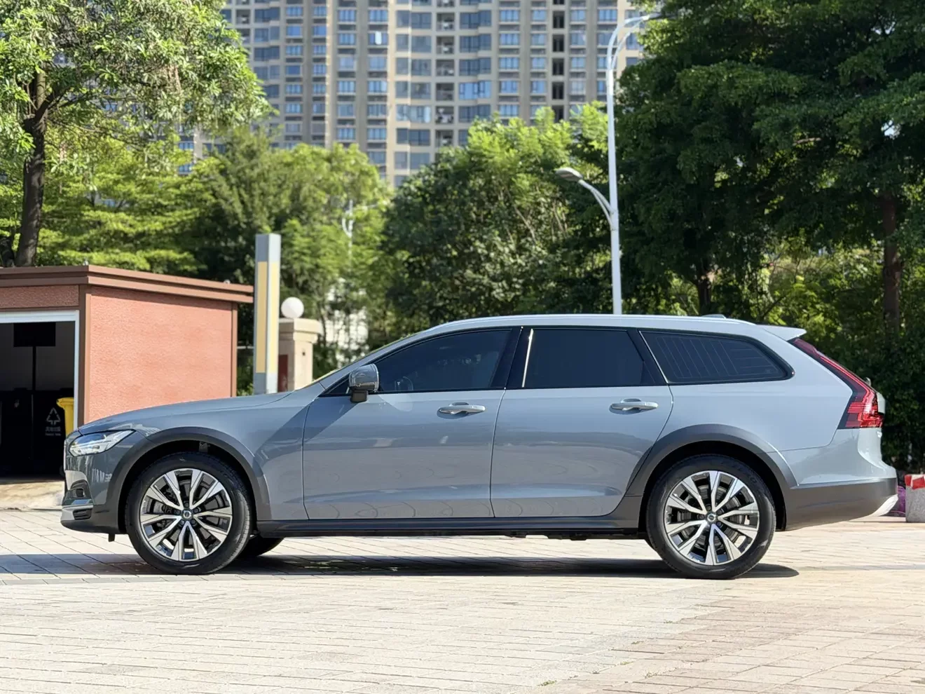 Volvo V90