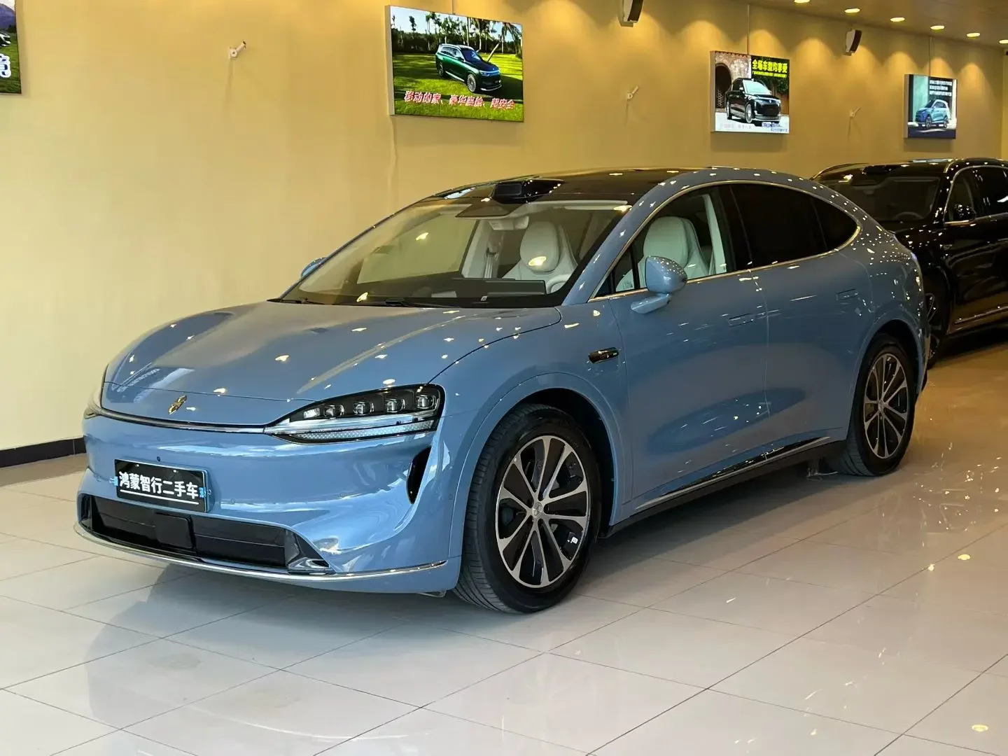 Luxeed Zhijie R7