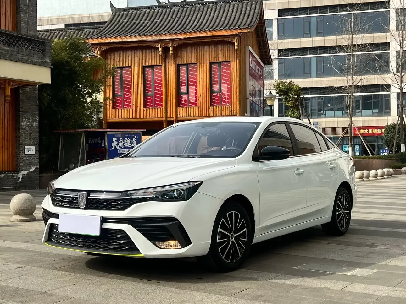 Roewe i5
