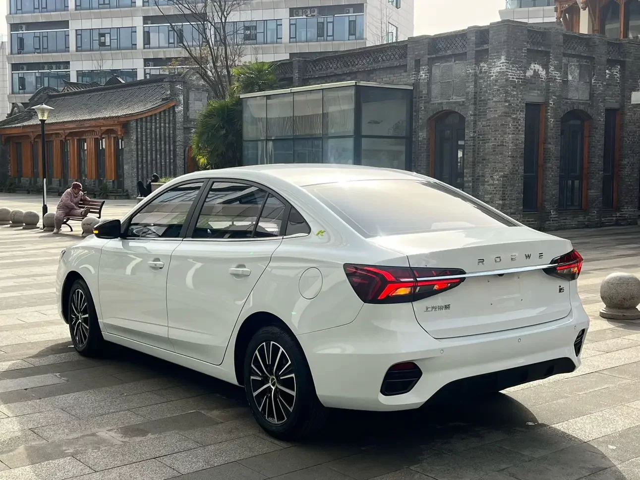 Roewe i5