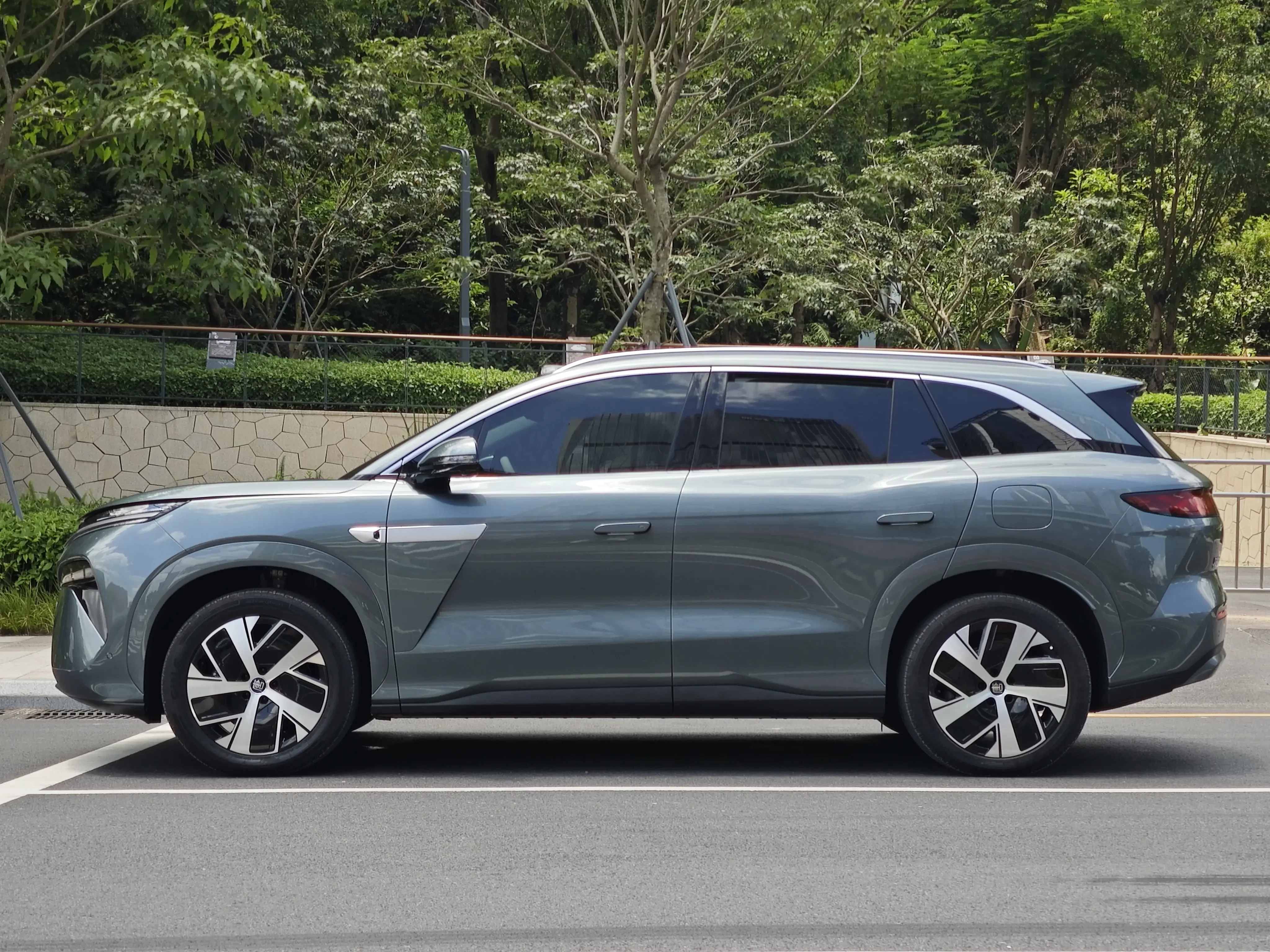 BYD Tang L EV