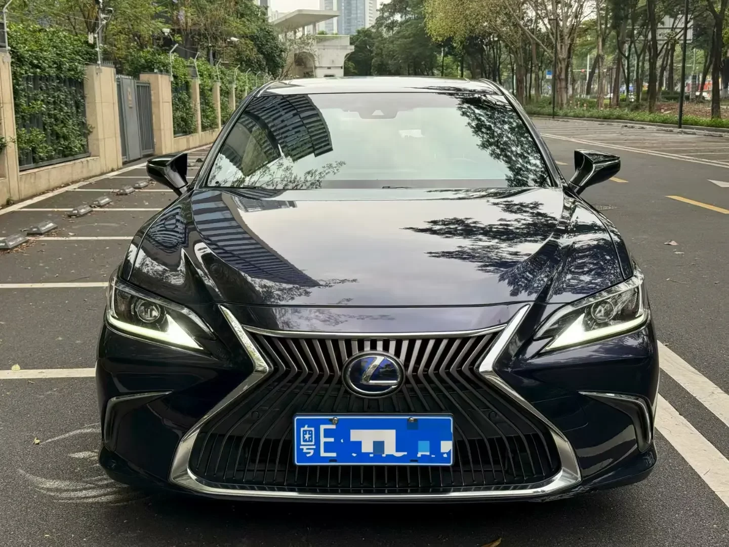 Lexus ES