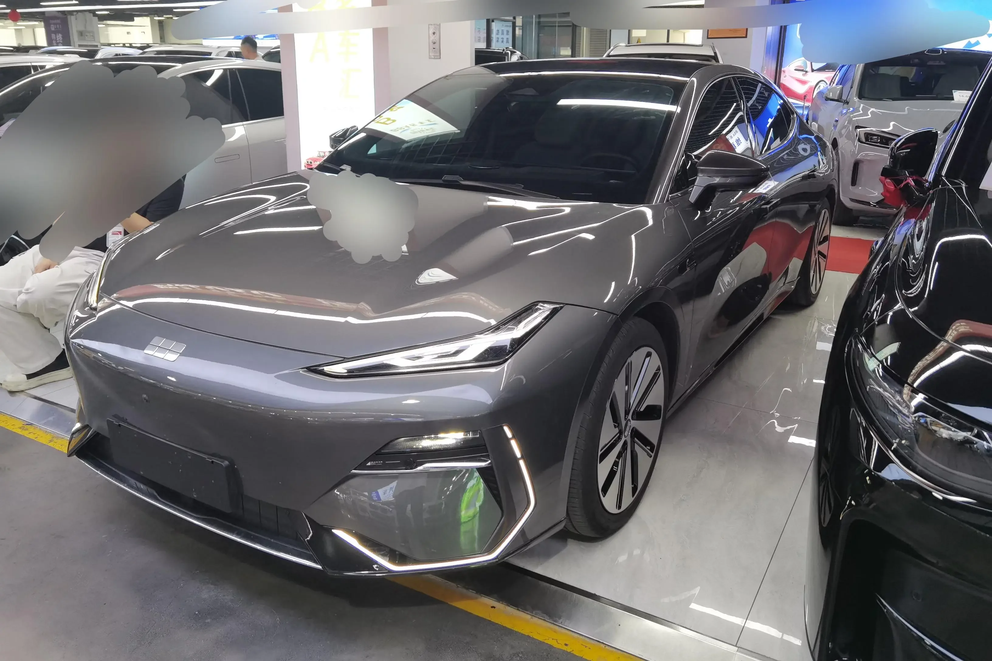 Geely Galaxy E8