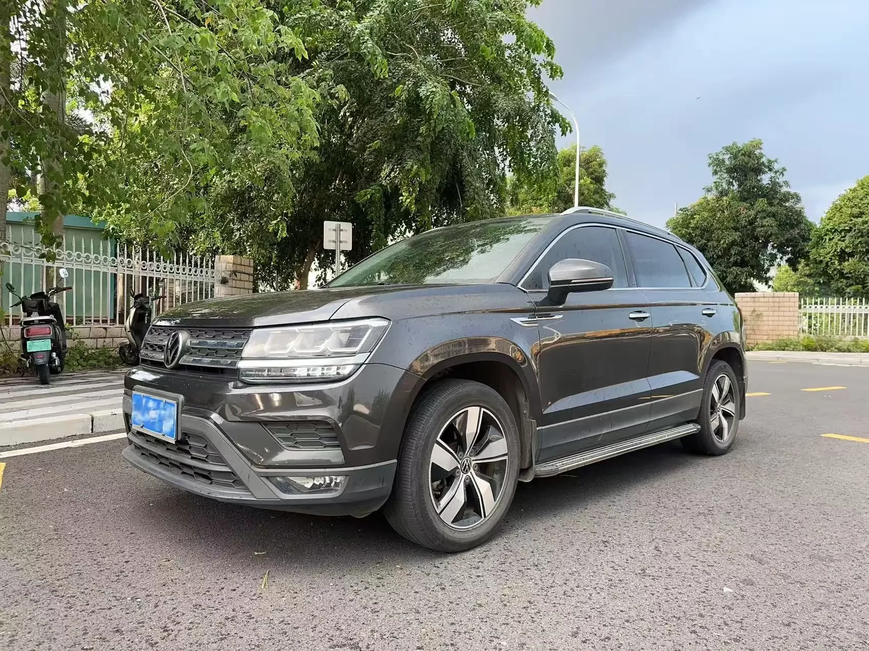 Volkswagen Tharu