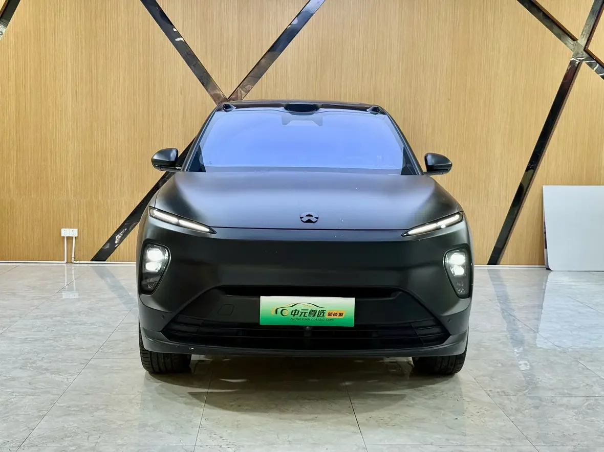 NIO ES8