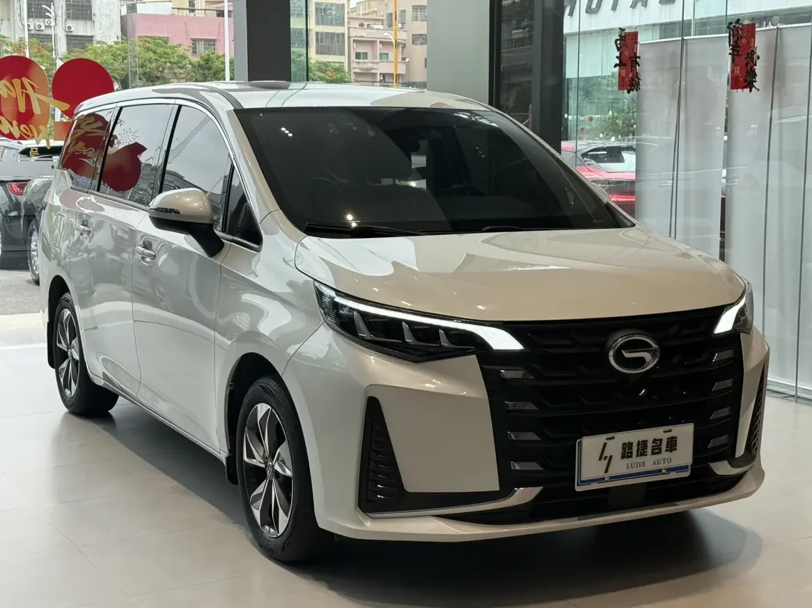 GAC Trumpchi M6  из Китая