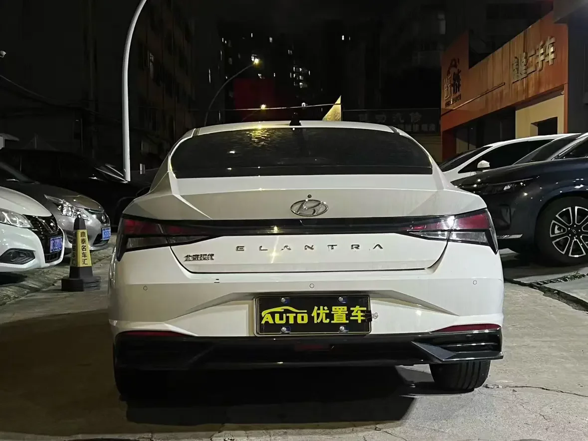 Hyundai Elantra