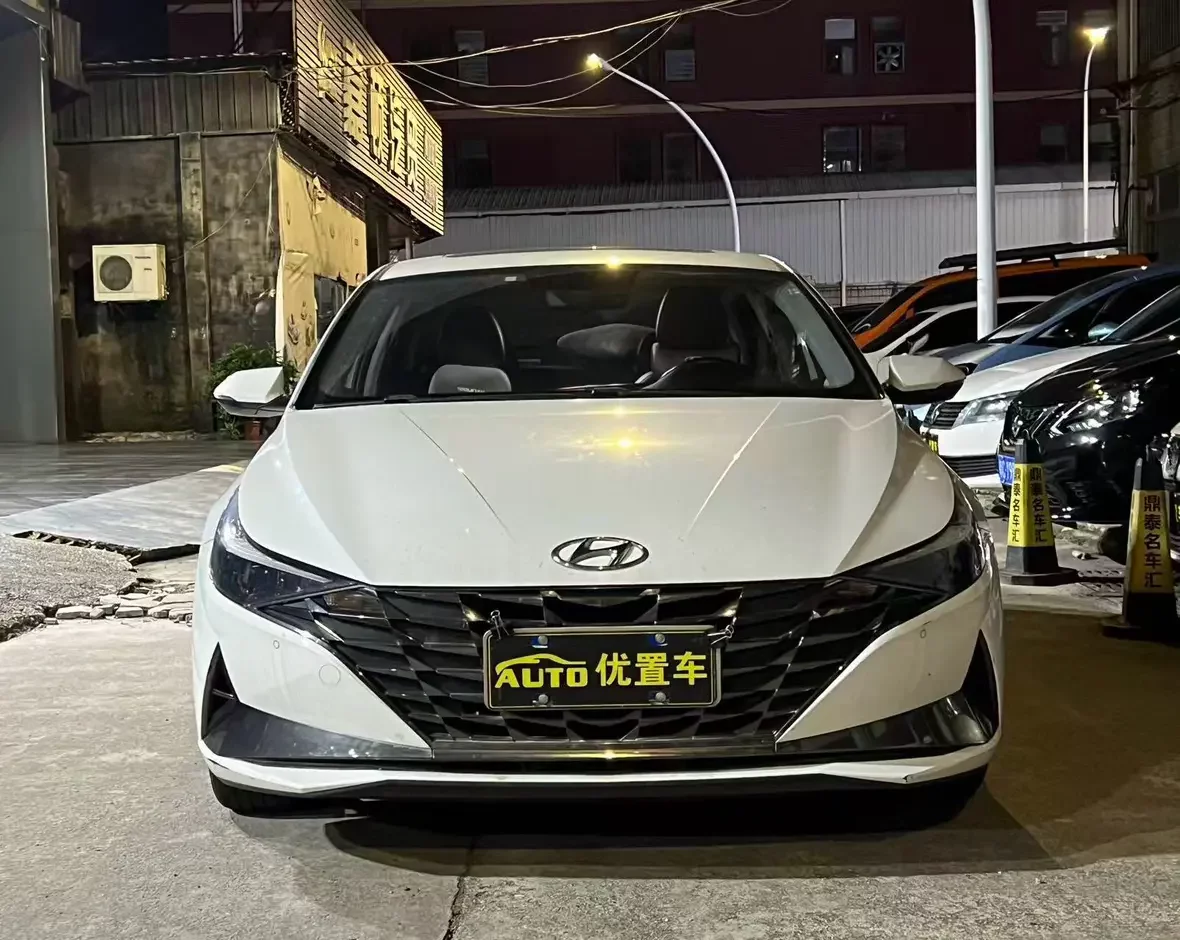 Hyundai Elantra