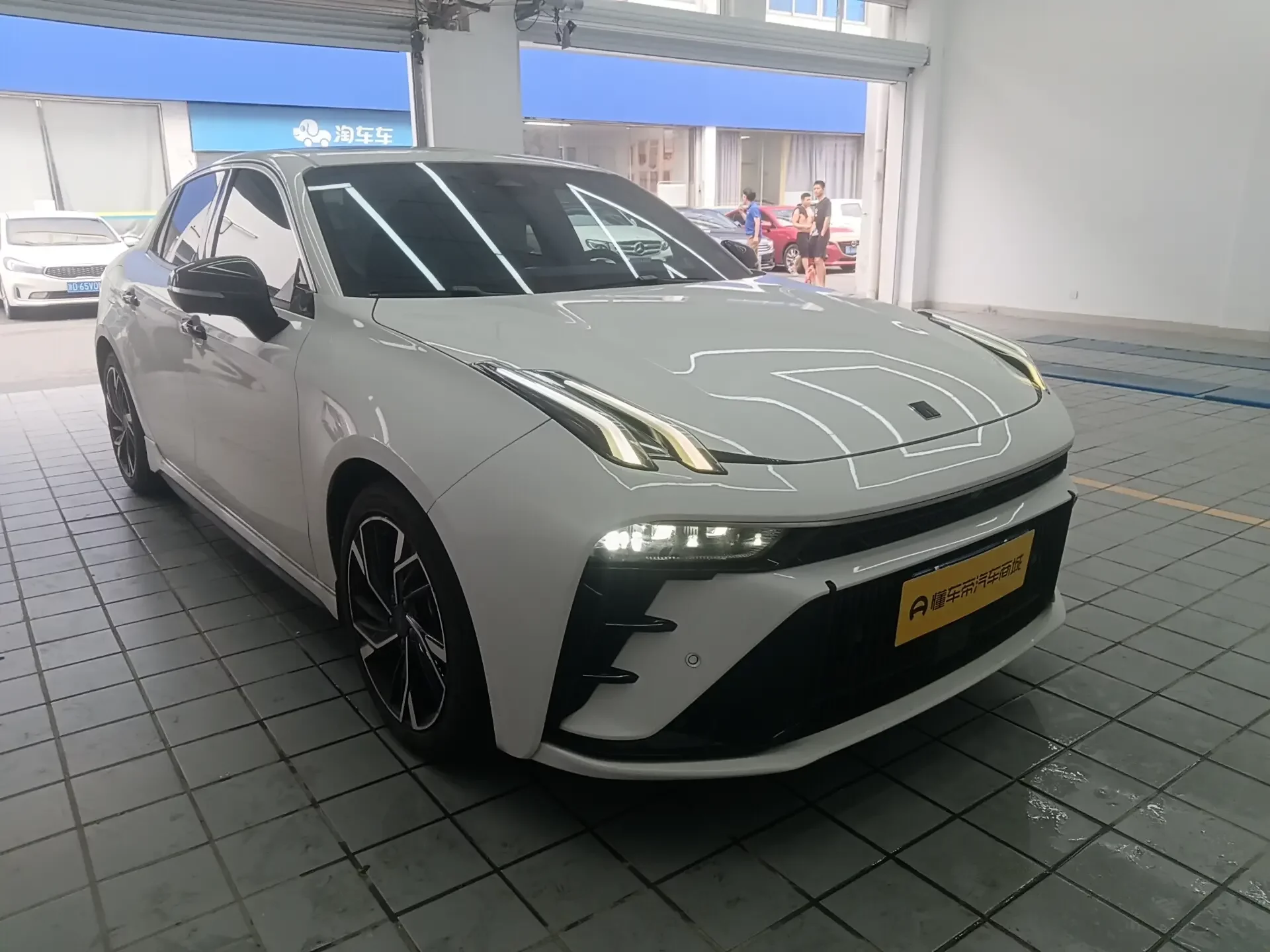 Lynk & Co 03