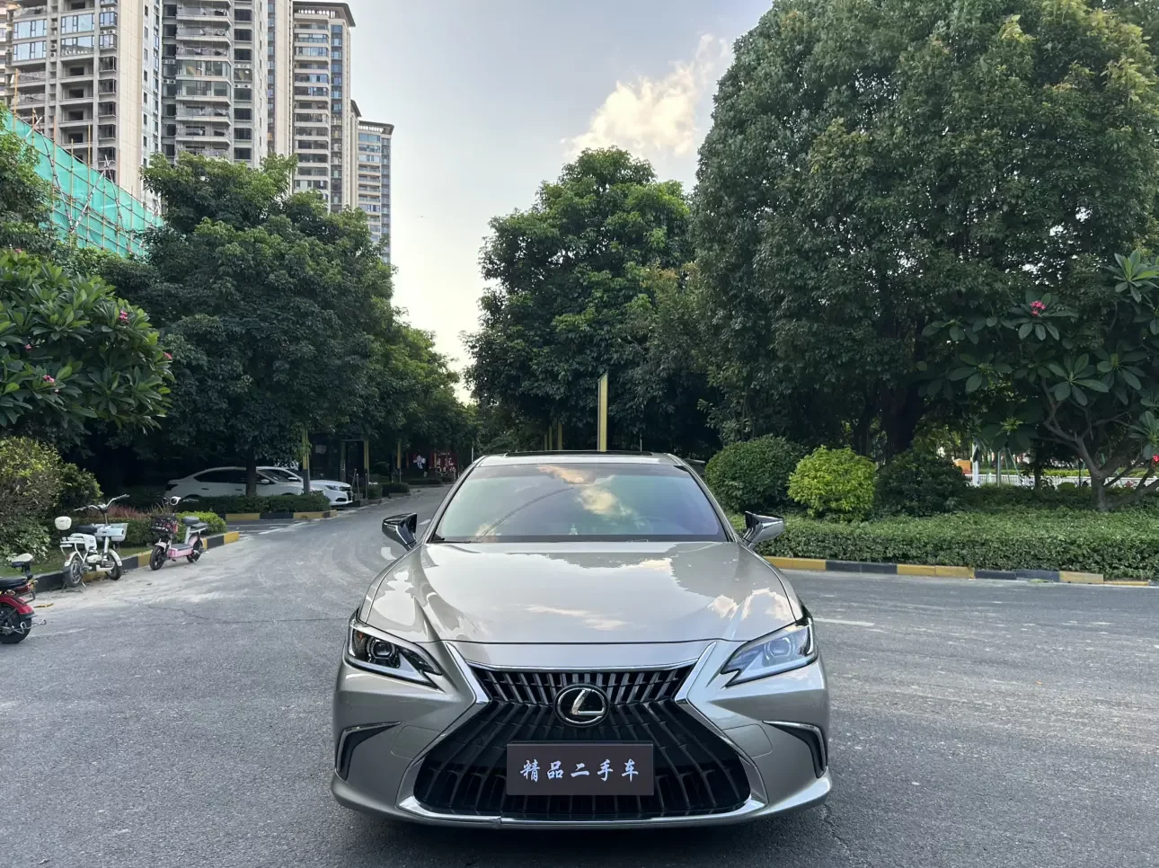 Lexus ES