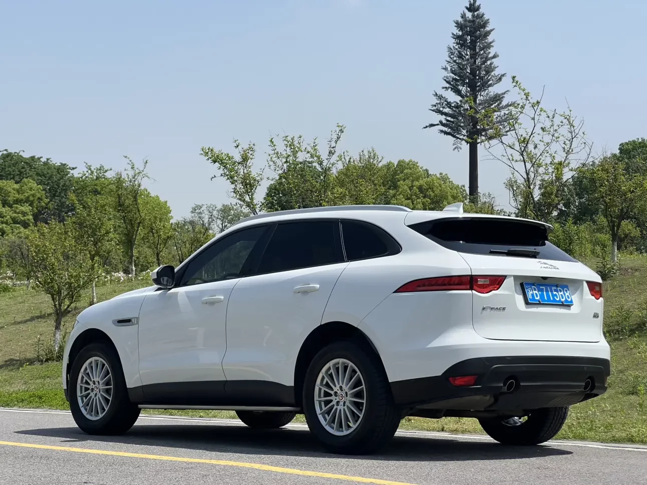 Jaguar F-PACE