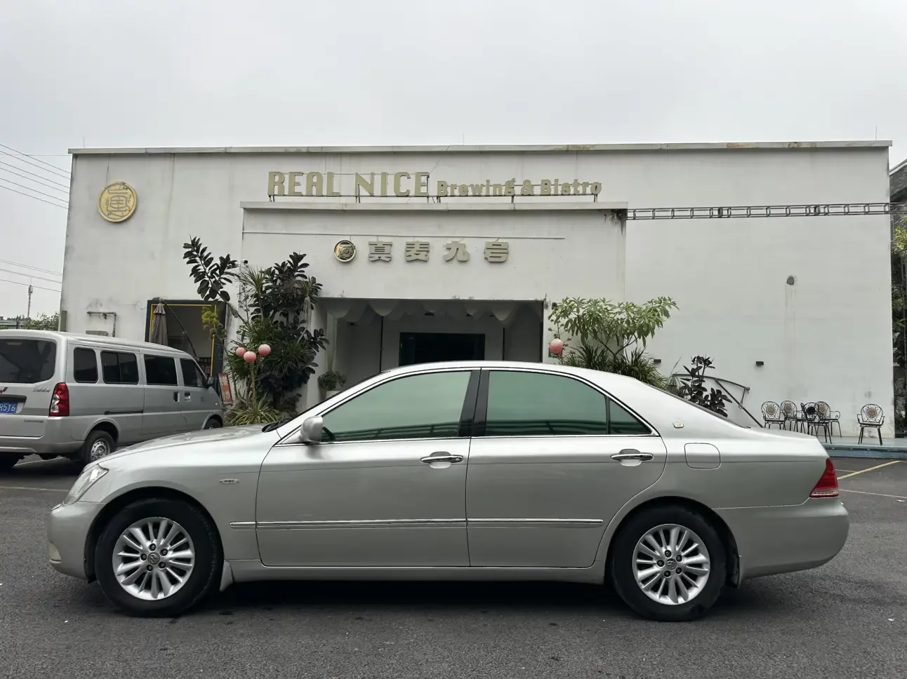 Toyota crown