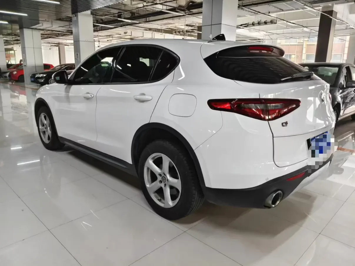 Alfa romeo Stelvio  из Китая