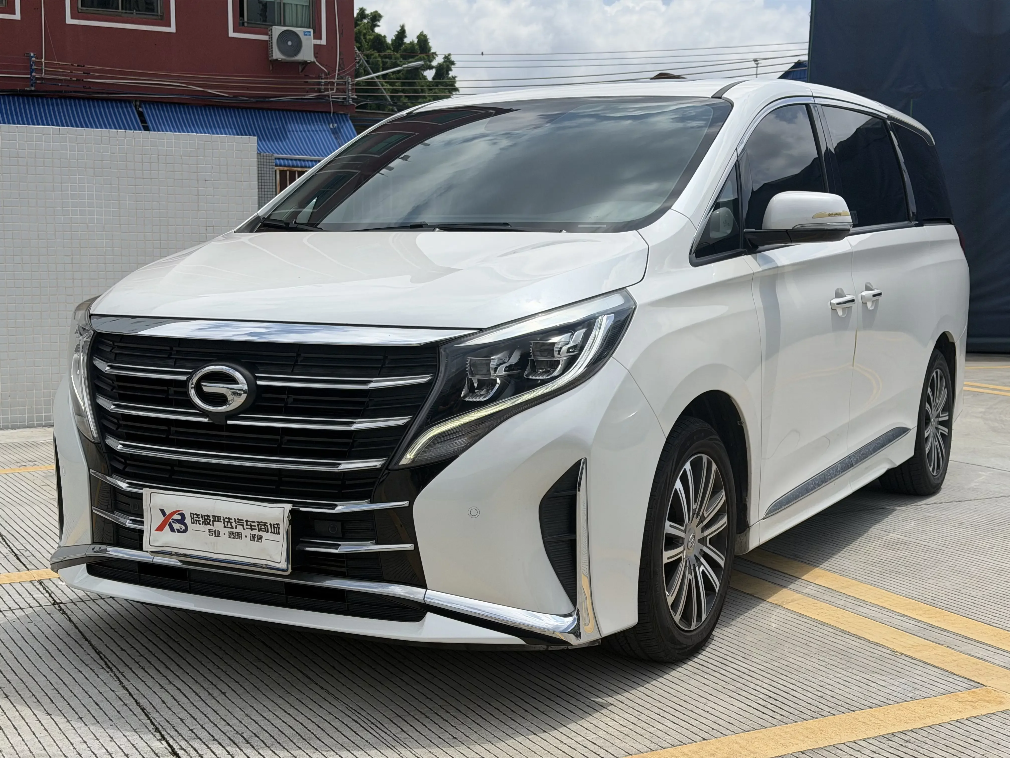 GAC Trumpchi M8  из Китая